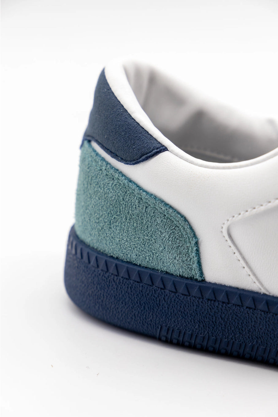 White Low Leather Sneakers | Duo