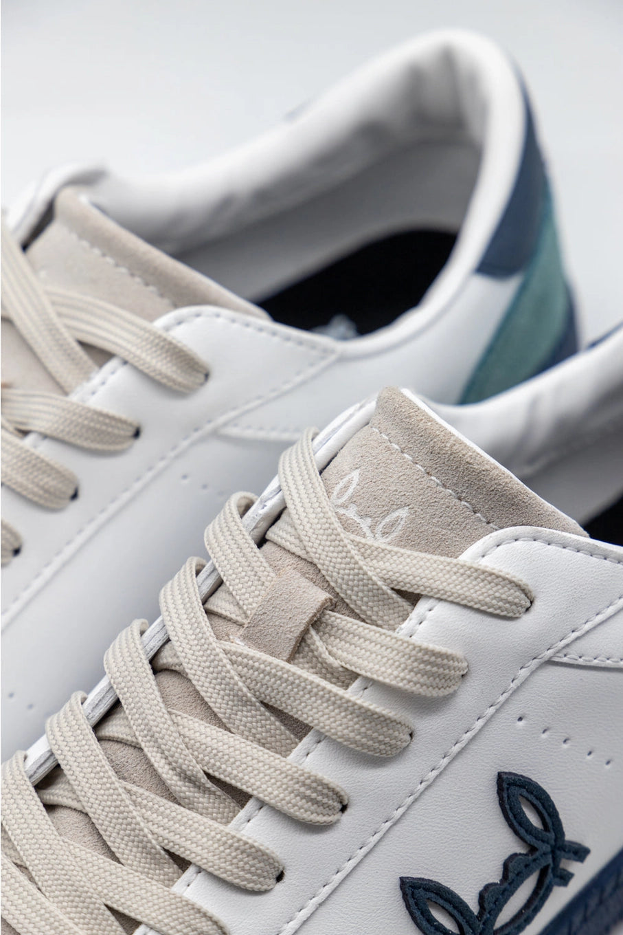White Low Leather Sneakers | Duo